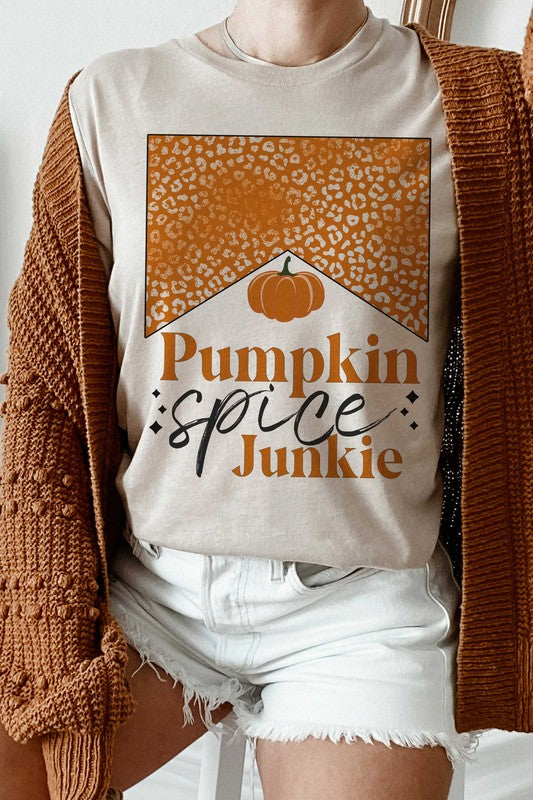 LEOPARD PUMPKIN SPICE JUNKIE GRAPHIC TEE