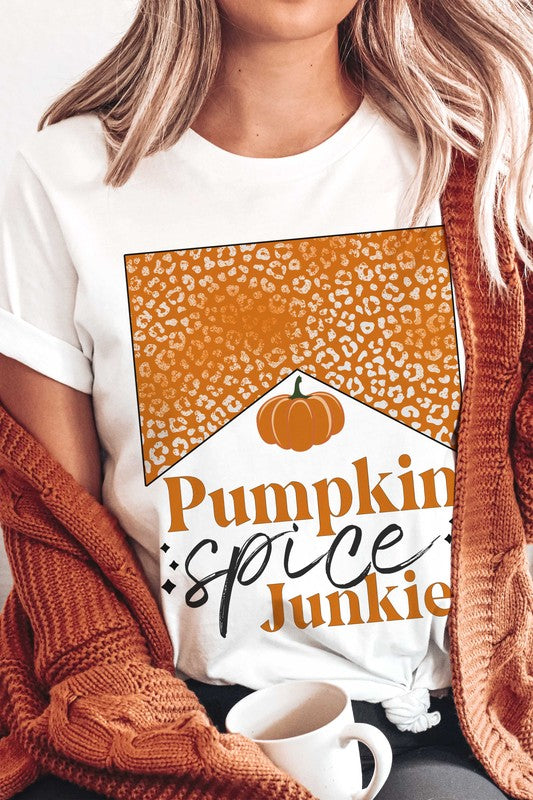 LEOPARD PUMPKIN SPICE JUNKIE GRAPHIC TEE