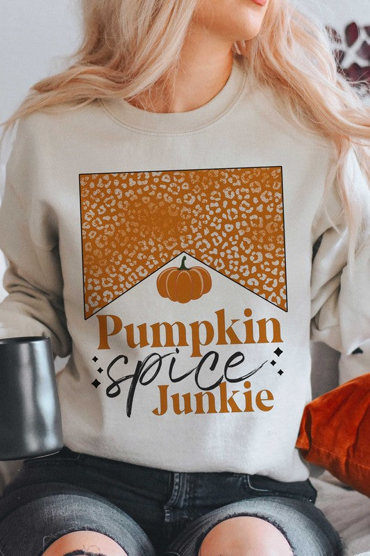 LEOPARD PUMPKIN SPICE JUNKIE GRAPHIC SWEATSHIRT