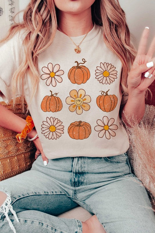 FLOWERS AND PUMPKINS GRAPHIC TEE