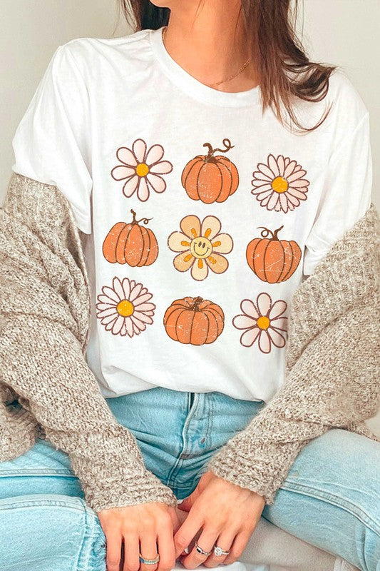 FLOWERS AND PUMPKINS GRAPHIC TEE