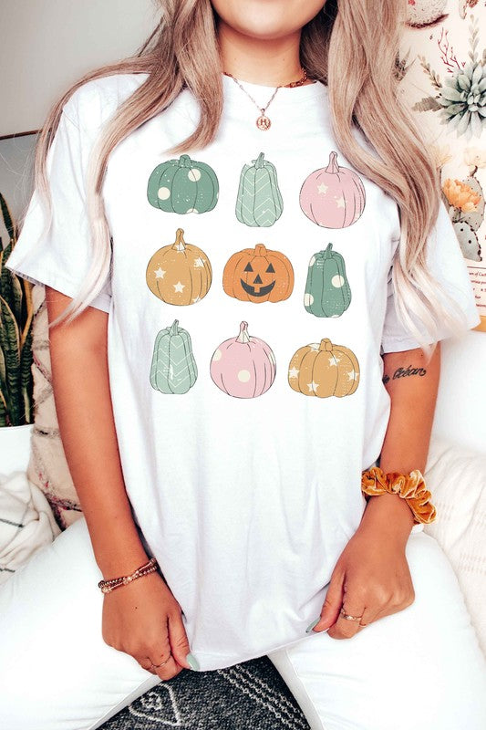 
                      
                        MULTI VINTAGE PUMPKINS GRAPHIC TEE
                      
                    