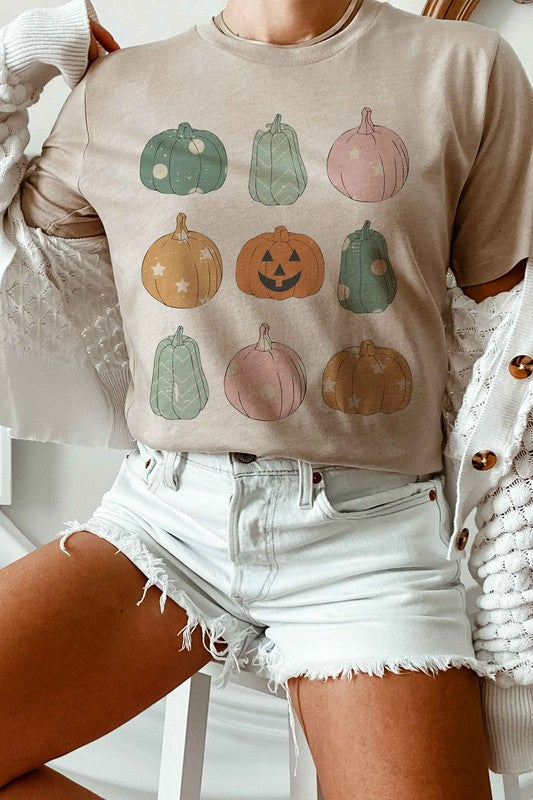 
                      
                        MULTI VINTAGE PUMPKINS GRAPHIC TEE
                      
                    