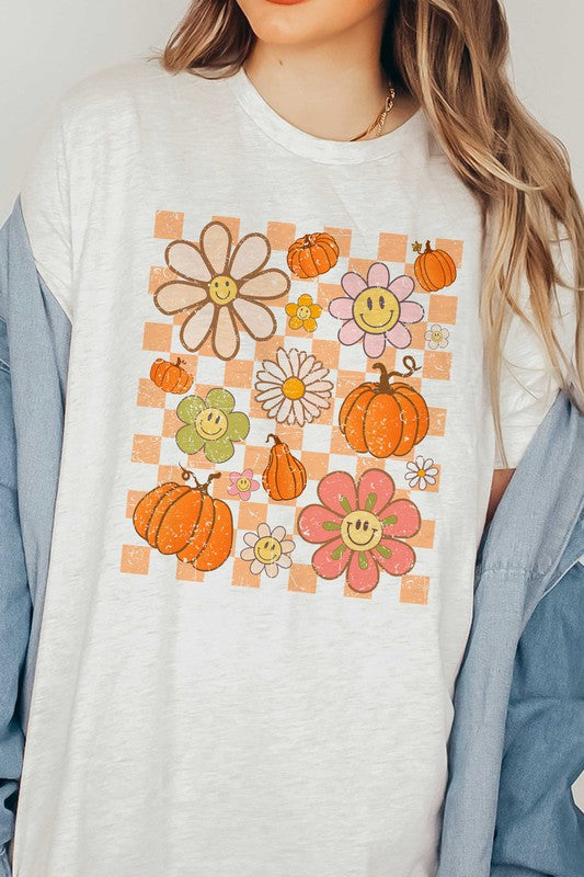 CHECKERED PUMPKIN DAISIES GRAPHIC TEE