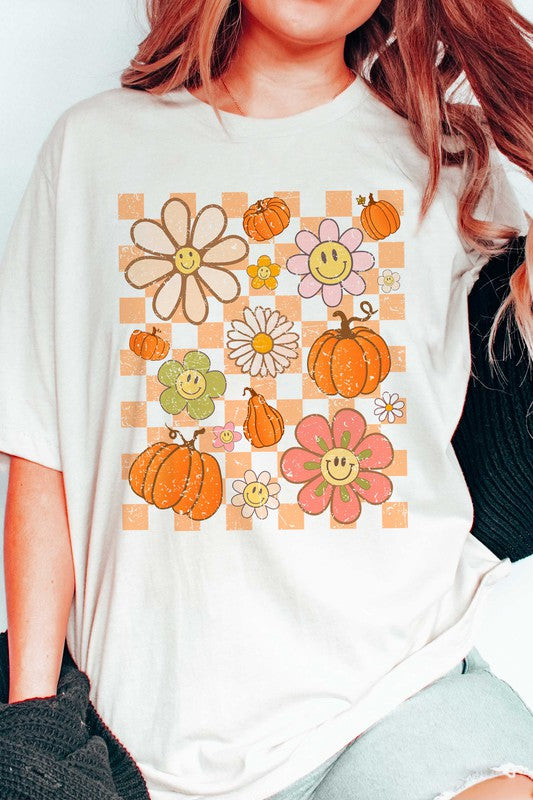 
                      
                        CHECKERED PUMPKIN DAISIES GRAPHIC TEE
                      
                    