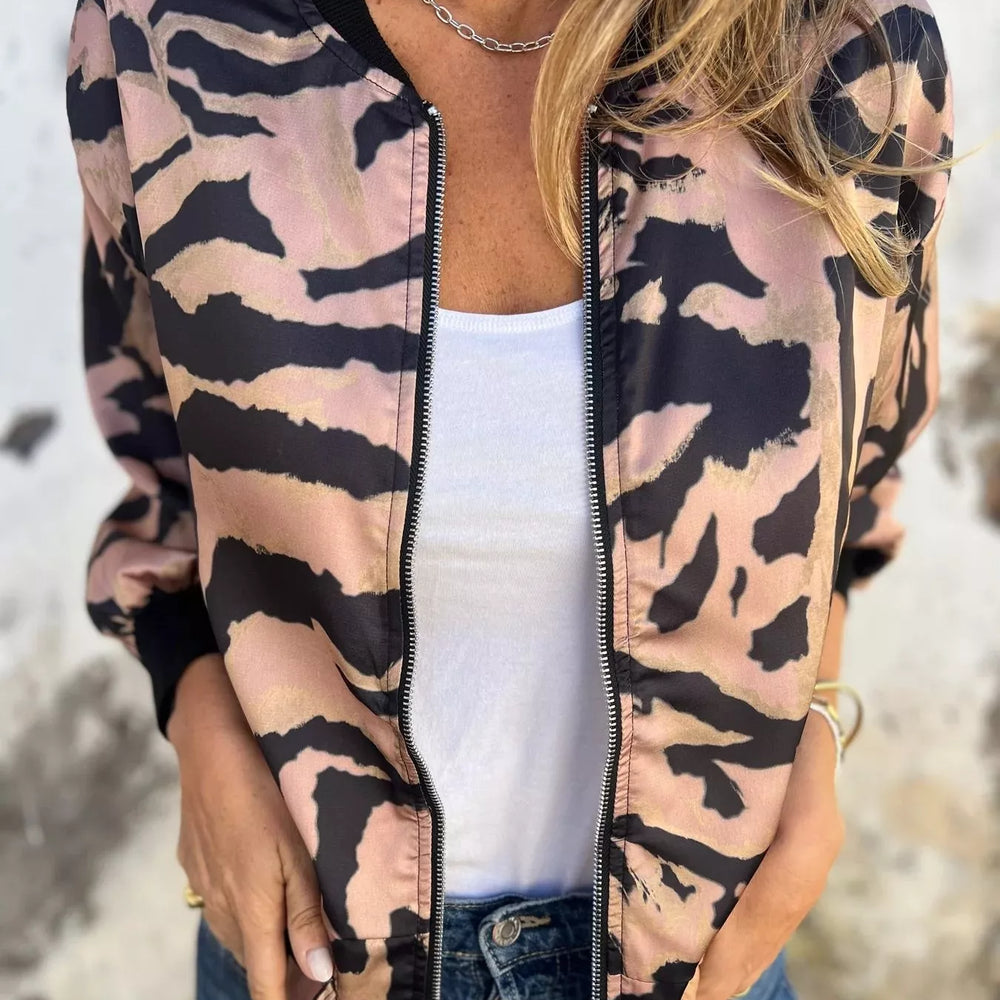 
                  
                    44a15f22186f4225a3b8f1f80cab8a39-Max-Origin
                  
                