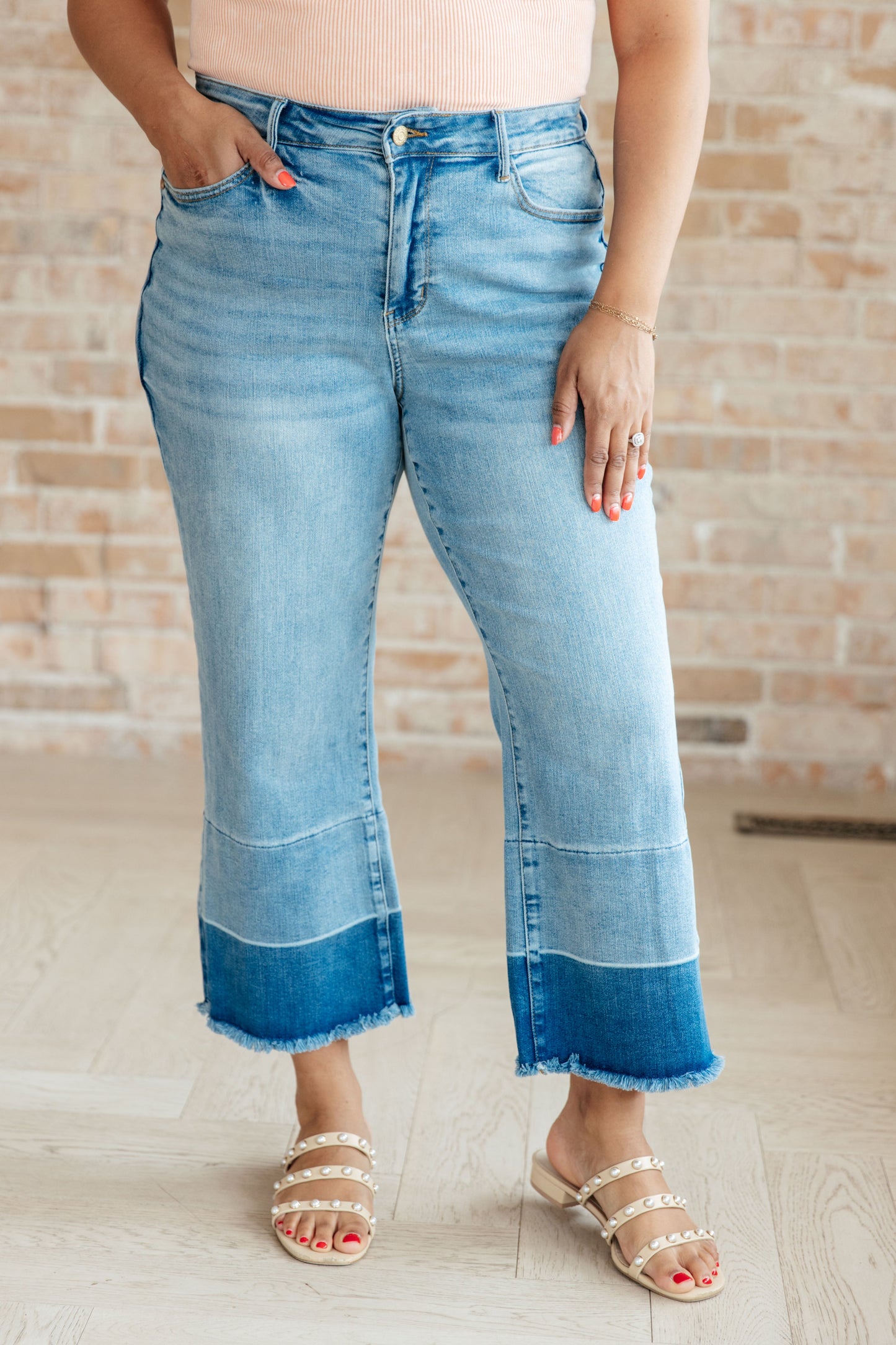 Judy Blue High Rise Wide Leg Crop Jeans in Medium Wash