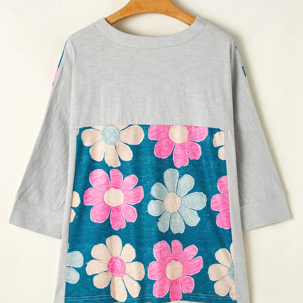 
                      
                        Slit Floral V-Neck Three-Quarter Sleeve Blouse
                      
                    