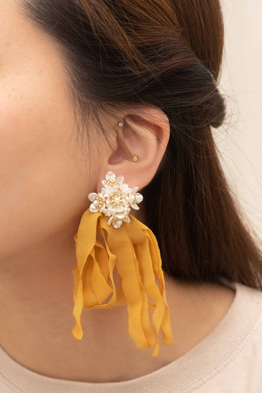 Load image into Gallery viewer, Chasse Dangle Earrings
