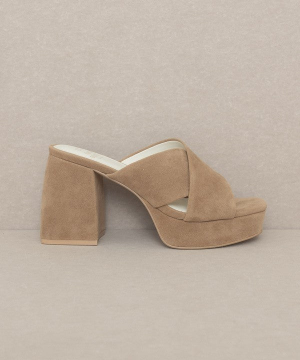 Carmen Chunky Platform Mule Heel