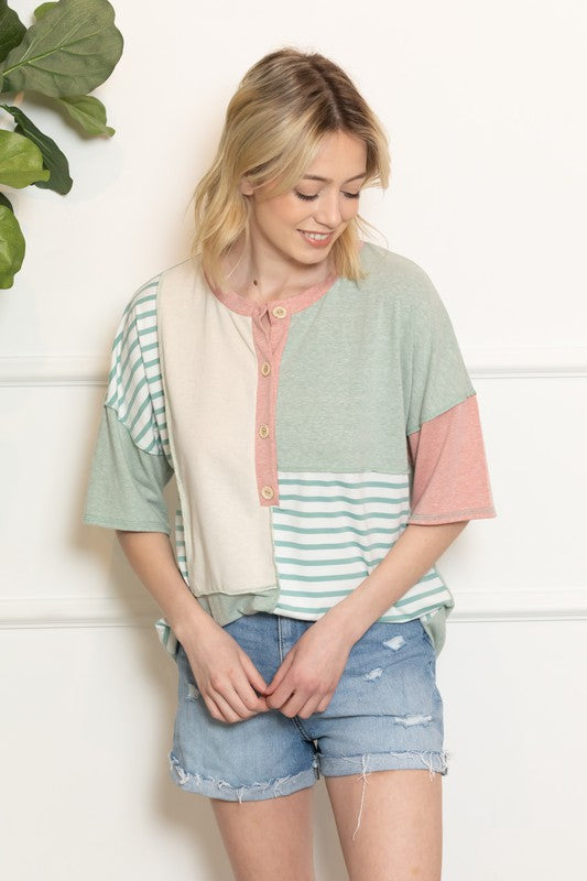 Load image into Gallery viewer, Colorblock Buttoned Knit Top
