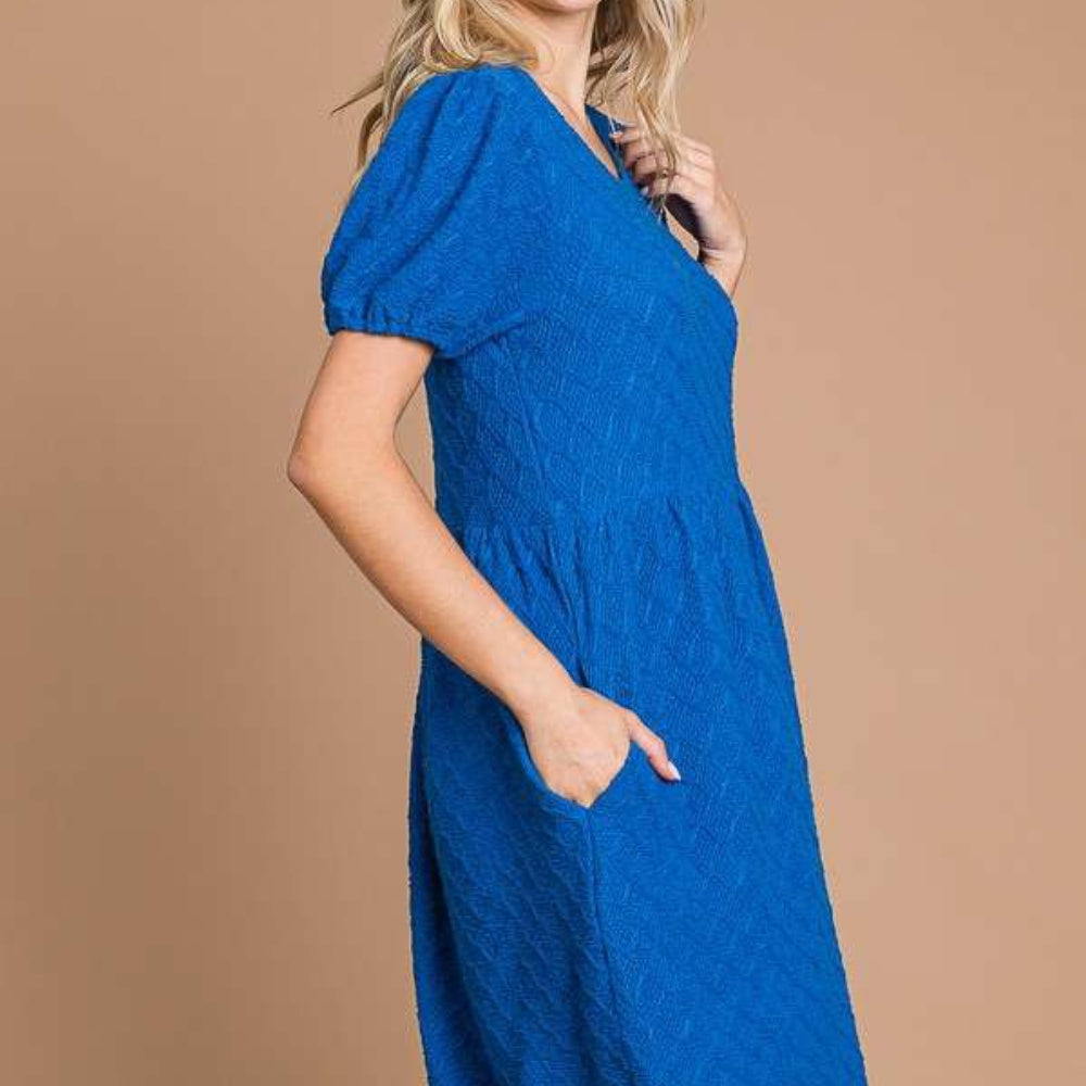 
                      
                        Texture Round Neck Short Sleeve Dress with Pockets
                      
                    