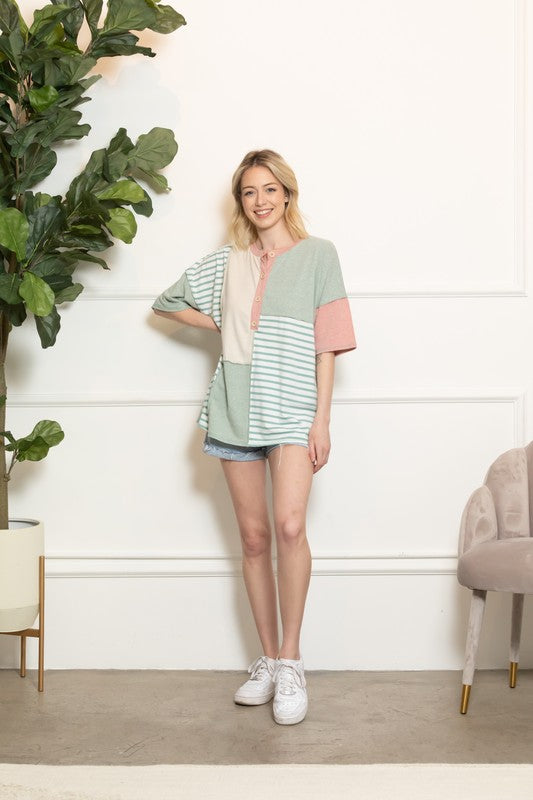 Load image into Gallery viewer, Colorblock Buttoned Knit Top
